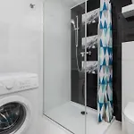 Sky Blue Chmielna Near Old Town In By Renters דירה גדנסק