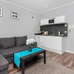 Sky Blue Chmielna Near Old Town In By Renters דירה גדנסק