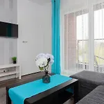 Sky Blue Chmielna Near Old Town In By Renters דירה גדנסק