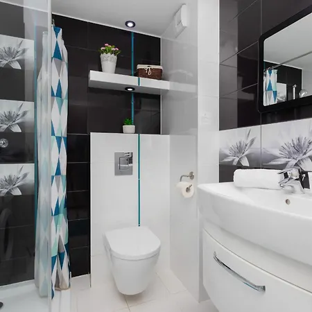아파트 Sky Blue Chmielna Near Old Town In By Renters 그단스크