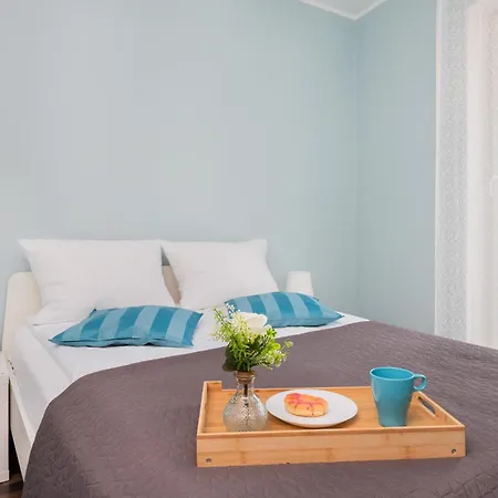 아파트 Sky Blue Chmielna Near Old Town In By Renters 그단스크