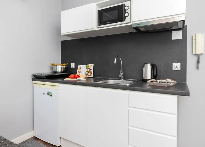 Sky Blue Chmielna Near Old Town In By Renters *